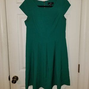Ronni Nicole green dress size 10